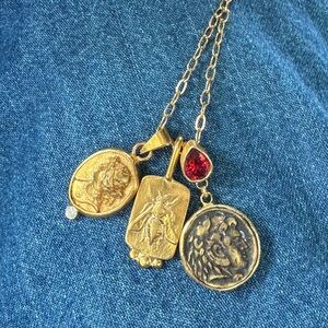 Gold-plated coins and pendants 🐝 💎 🗿
